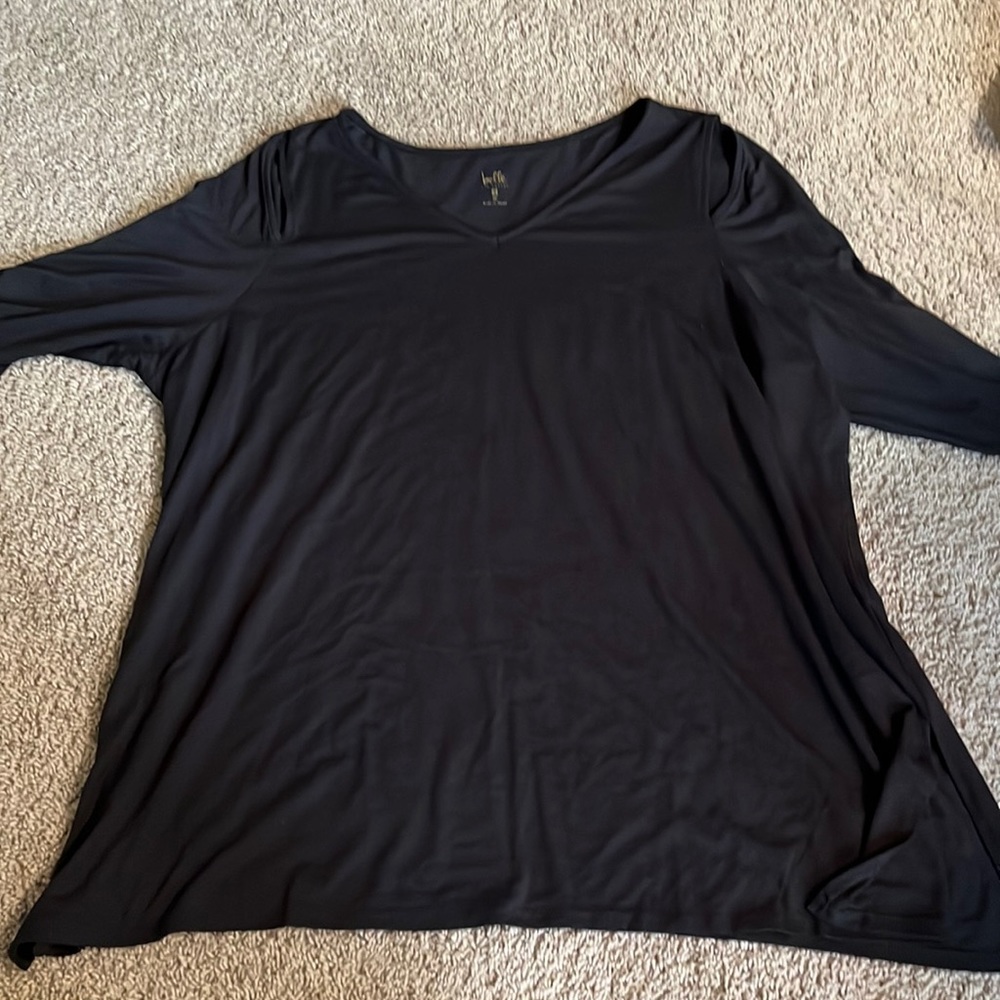 Belle Kim gravel black size 2X cold shoulder V-neck T-shirt